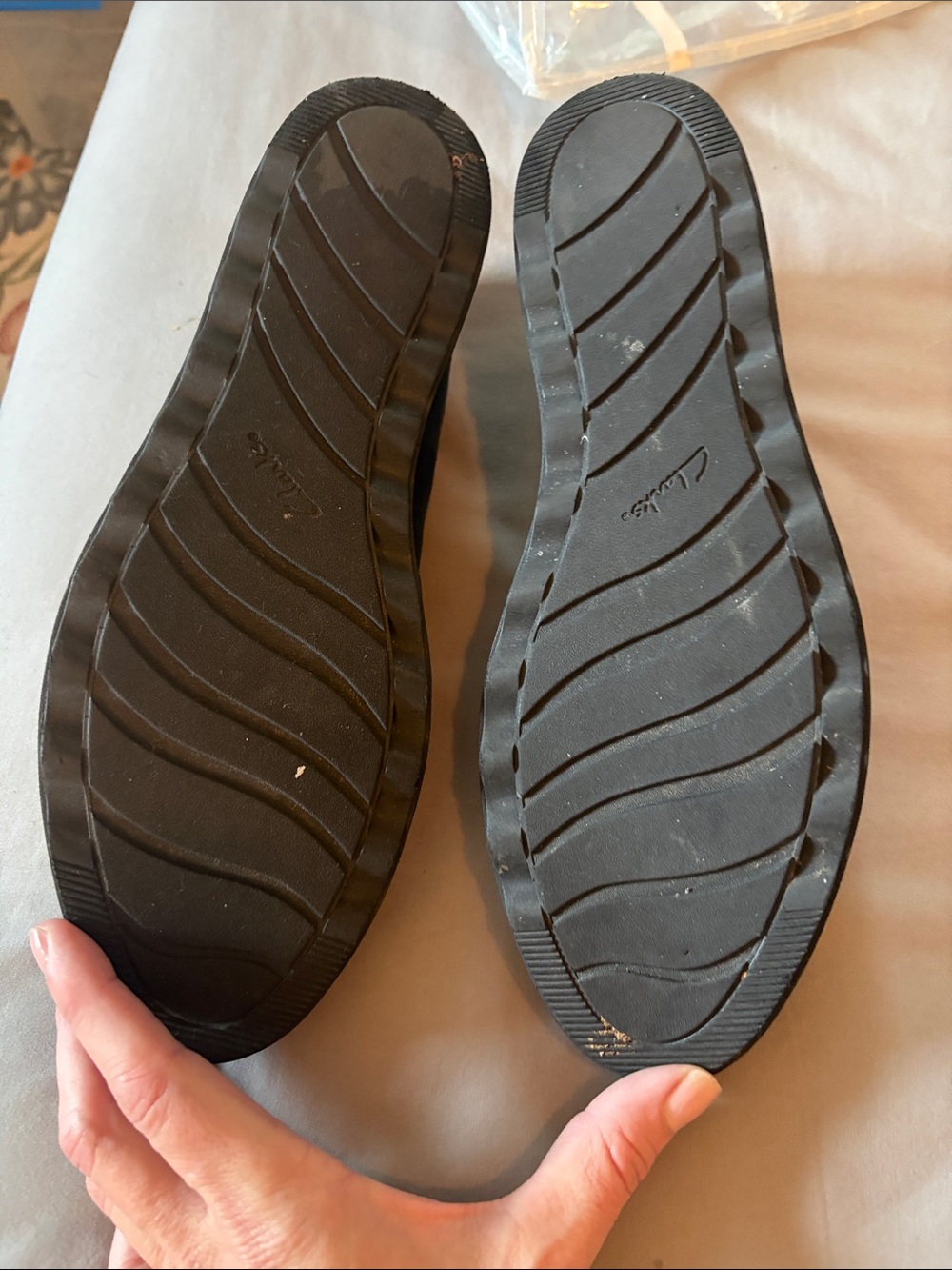 Clark's Women’s Navy Knot-Detail Loafers - Picture 3 of 6